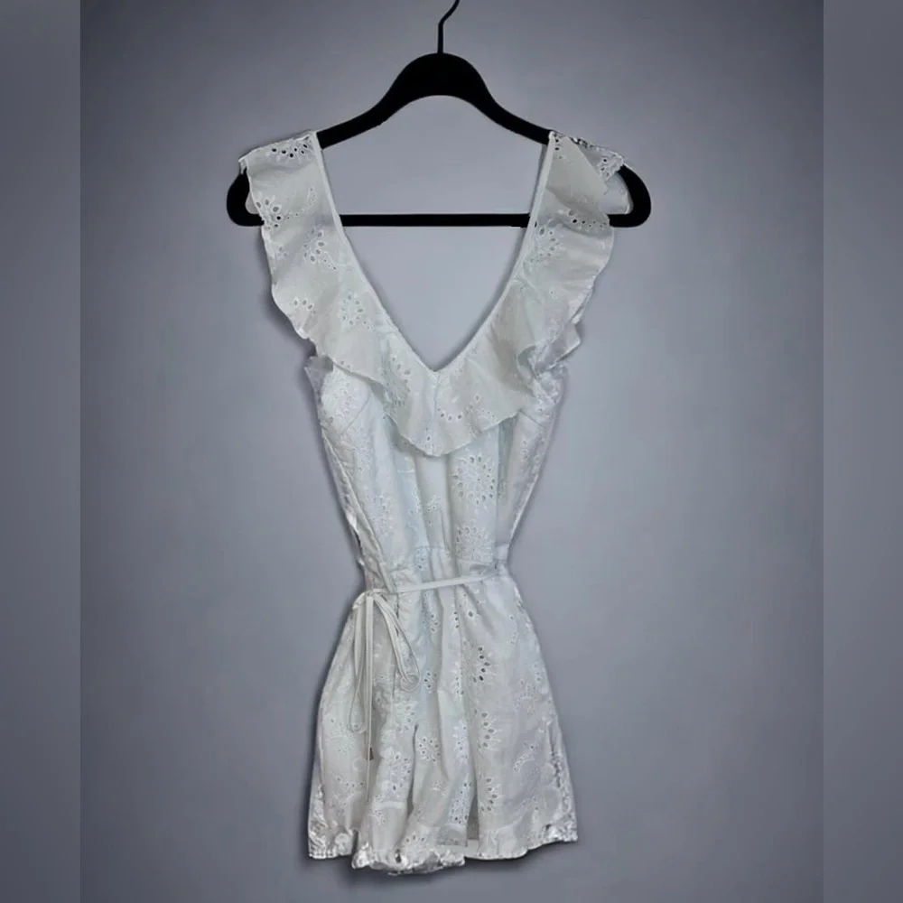 White Lace Romper Size MD - Picture 2 of 5